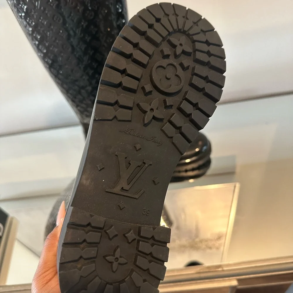 Louis Vuitton Rain Boots sz 39-Preowned - Picture 3 of 9